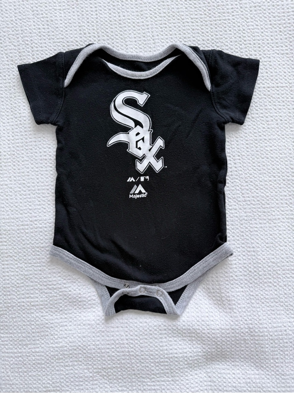Majestic Black and Gray Chicago White Sox Infant One-Piece